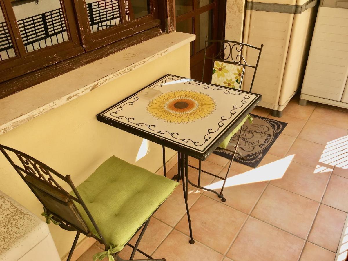 Casa Delfino - Appartamento Centro Storico A Due Passi Dalla Spiaggia & Mare, Porto & Ferrovia Civitavecchia Εξωτερικό φωτογραφία